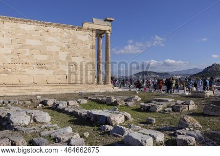 Athens, Greece - October 17, 2022: Group Of Tourists In Front Of  Erechtheion, Temple Of Athena Poli