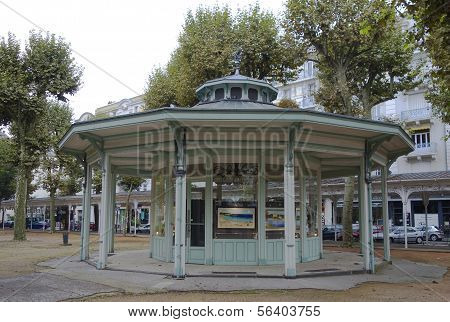 Havepavillon i Park des Sources i Vichy, Frankrig