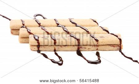 Stream chokolade på stics af kiks.