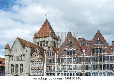 Grand Place i Tournai i Belgien