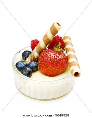 Sobremesa com morango e iogurte