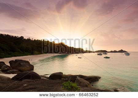 Sunset on Similanovy islands