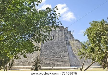 Maya pyramid of the Magician