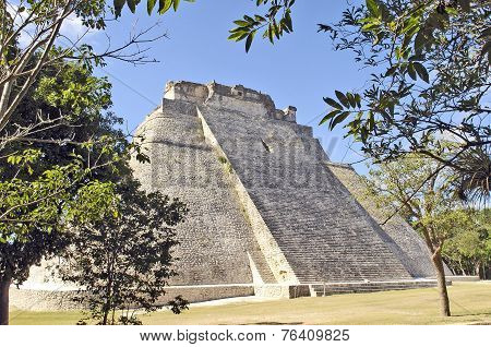 Maya pyramid of the Magician