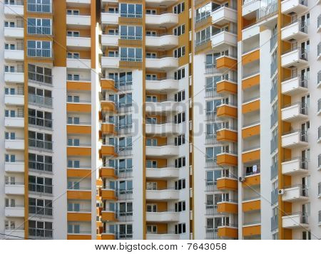 Immeuble moderne de gratte-ciel