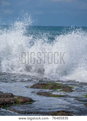 Amazing landscape at The Tanah Lot Temple, the most important indu temple of Bali, Indonesia.