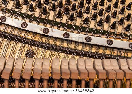 Old Piano - Details