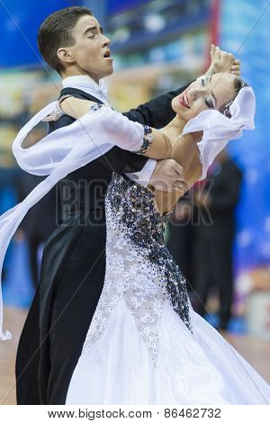 Minsk, Belarus-february 14, 2015: Unidentified Professional Dance Couple Performs Youth-2 Standard E