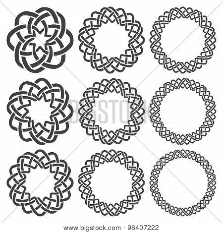 Circular decorative elements with stripes braiding