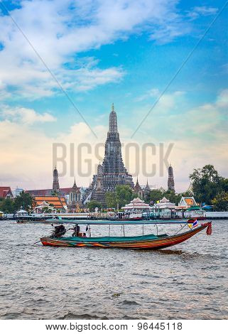 Wat Arun - Temple of Dawn in Bangkok