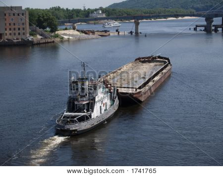 Rimorchiatore con Barge