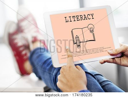 Knowledge Literacy Icon Idea Bulb Sign