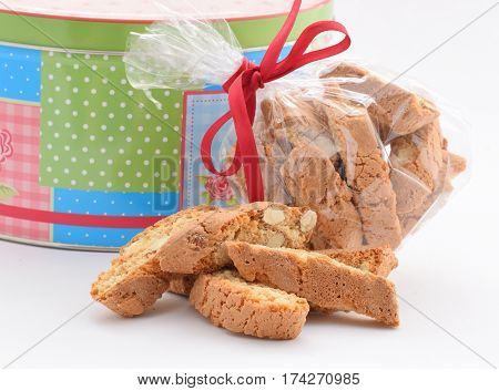 Italian cookies are biscoties with almonds nuts