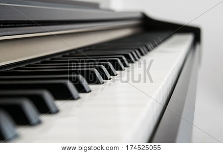 Piano keys side view, black and white