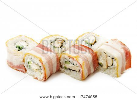 Japán konyha - Sushi, csirke és uborka, szalonna csomagolva