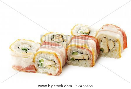 Japán konyha - Sushi, csirke és uborka, szalonna csomagolva