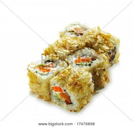 Bonito Maki Sushi - involtini con salmone fresco, cetriolo, formaggio cremoso e Ikura (uova di salmone) all'interno. D