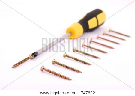 Šroubovák a šrouby