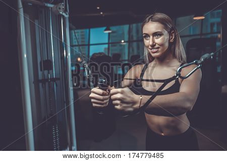 Sexy Pretty Fitness Girl Diet Training Chest Pumping Beautiful Breast.