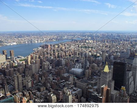 skyline new york si puo osservare tutto affacciandosi dall' empire state building