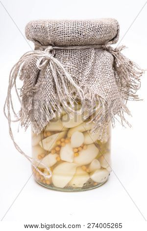 Canned Pickled Garlic In Glass Jar, Marinated Garlic With Koriander