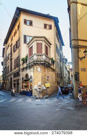 Florence, Italy - September 27, 2018: Fountain Dello Sprone In Quarter Of Oltrarno In Florence. Ital