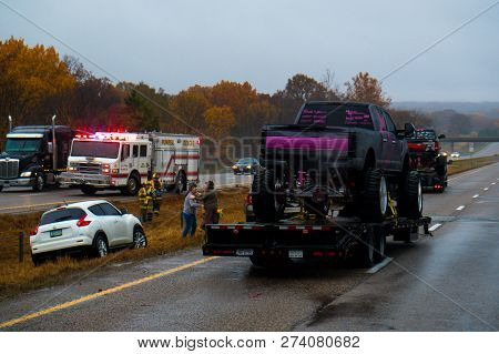 Cuba, Missouri - November 5, 2018 - Traffic Accident On Interstate 44 On A Rainy Day With Police And