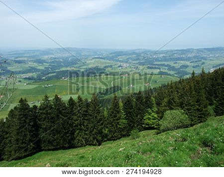 Pastures And Hills Of The Zürchersmühle Village - Canton Of Appenzell Ausserrhoden, Switzerland