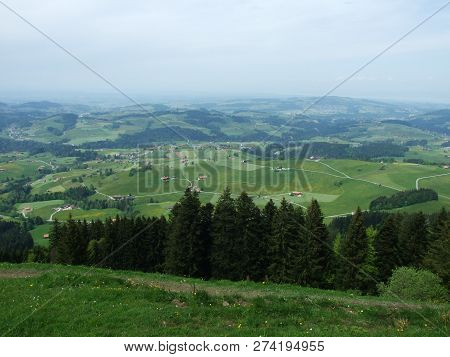 Pastures And Hills Of The Zürchersmühle Village - Canton Of Appenzell Ausserrhoden, Switzerland