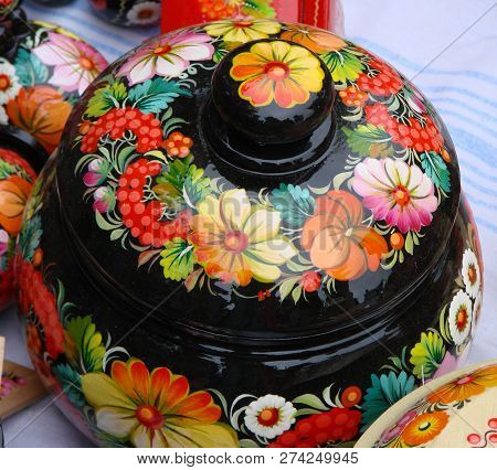 Products Petrikov Painting On Sorochintsy Fair Village Dikanka Poltava Region Of Ukraine 20.08.2011.