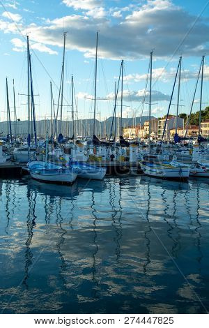 August 13, 2018, Small Fishermans And Yacht Haven, Marina In Saint-mandrier-sur-mer, Provence, Franc