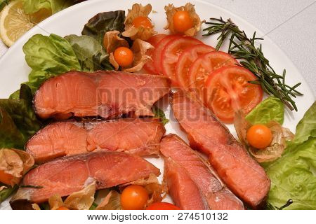 Chinook Salmon (lat. Oncorhynchus Tshawytscha) Smoked