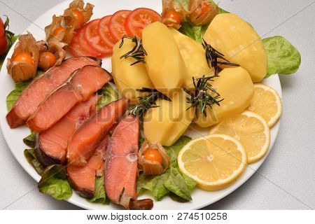 Chinook Salmon (lat. Oncorhynchus Tshawytscha) Smoked