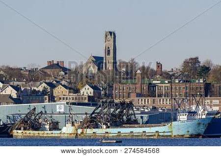 New Bedford, Massachusetts, Usa - November 29, 2014: Clammers Docked At Eastern Fisheries Plant Alon