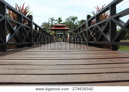 Tenom, Sabah-july 2018 : Street View On The Lake