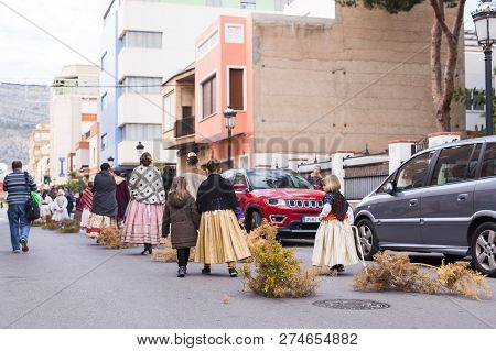 Oropesa Del Mar, Spain - January 13, 2018: Holiday Procession On Festival Of Saint Anthony In The St