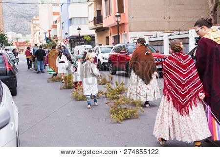 Oropesa Del Mar, Spain - January 13, 2018: Holiday Procession On Festival Of Saint Anthony In The St