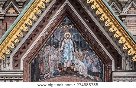 St. Petersburg, Russia - Sept 15, 2018: Church Of The Savior On The Blood In St. Petersburg Is A Mus