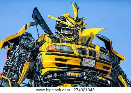House Steel Robot-on Dec 5th, 2018; Huue Automotive Engine Is A Kind Of Structure And Shape Vary Acc