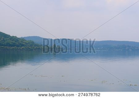 Lake Sapanca (turkish: Sapanca Gölü) Is A Fresh Water Lake In Turkey, Between The Gulf Of İzmit And 