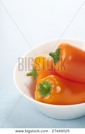 peperoni freschi arancione