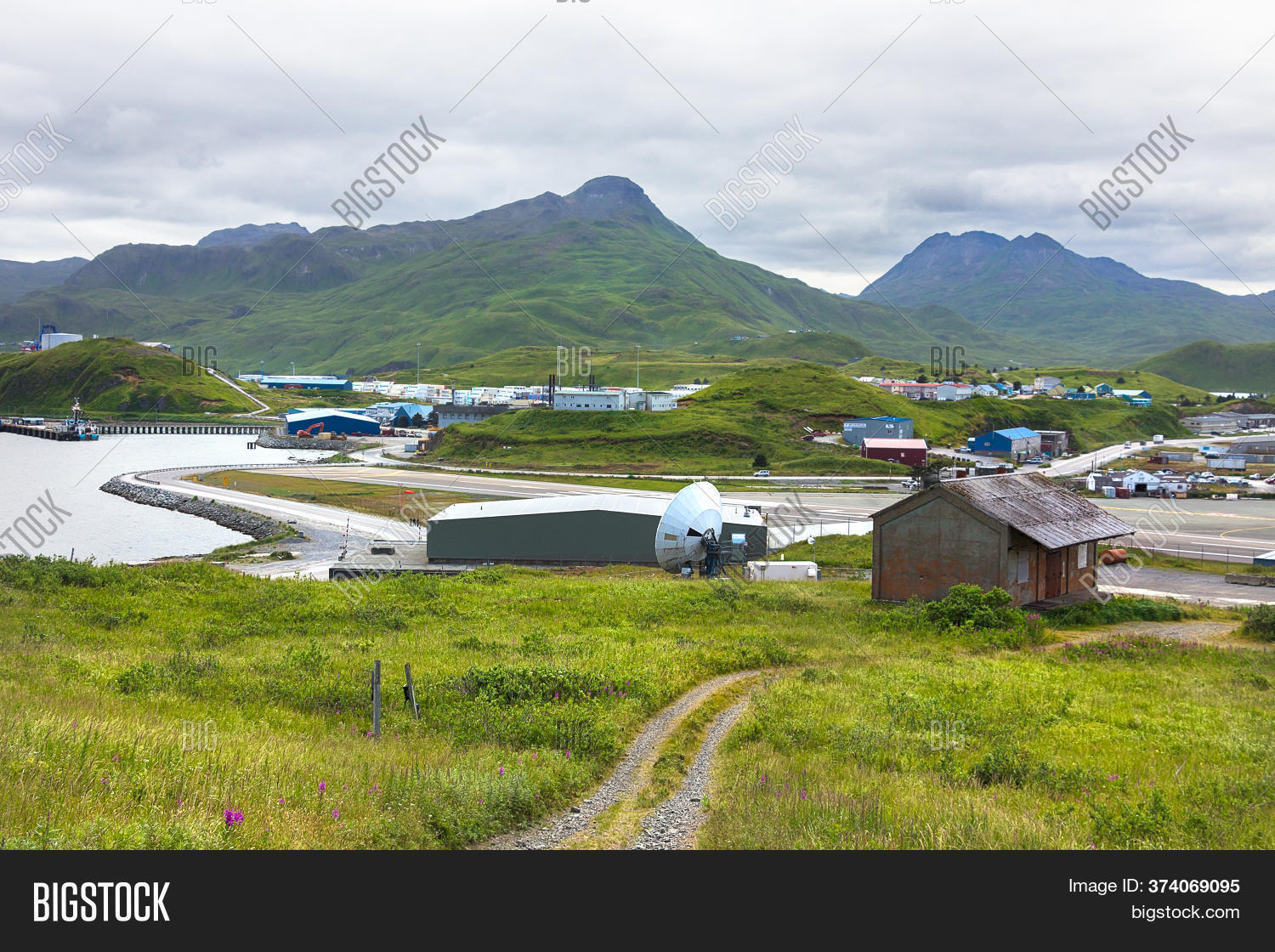 Датч харбор авиабилеты. Аэропорт уналашка. Уналашка город. Аэропорт уналашка. Аэропорт уналашка.