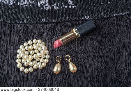 Vintage Pearl Jewelry And Red Lipstick On Little Black Dress. Gatsby Or Chicago Fashion Look. Luxury