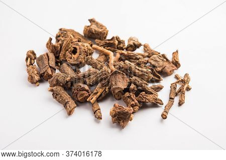Hemidesmus Indicus Or Indian Sarsaparilla  Also Known As Anantamul Or Anant Bel Is A Species Of Plan