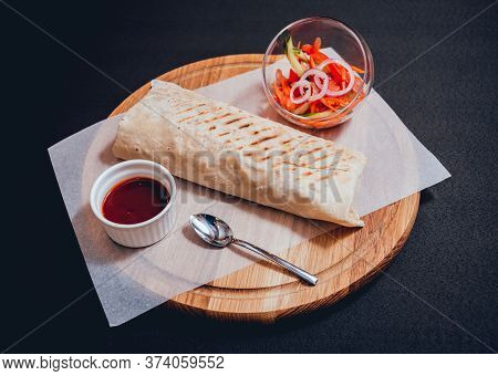Pita Salad With Roasted Chicken And Vegetables.
