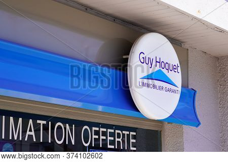 Bordeaux , Aquitaine / France - 06 20 2020 : Guy Hoquet Logo Sign Store On Office Of Real Estate Bra