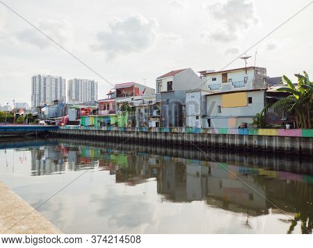 The Poor Neighborhoods Of Jakarta Are The Capital Of Indonesia.
