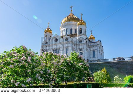 Cathedral Of Christ The Savior (khram Khrista Spasitelya) In Spring, Moscow, Russia