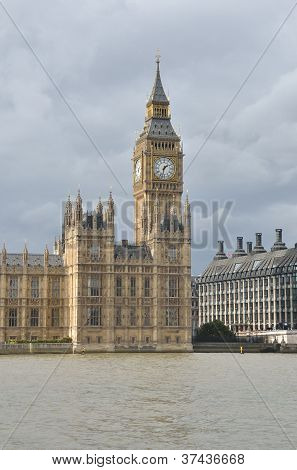Parlement et Portcullis House