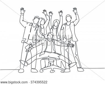 One Single Line Drawing Of Group Of Male Manager And Female Manager Celebrating Their Success Achiev